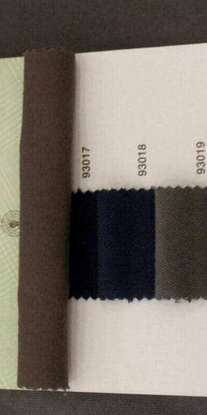 Pantaloni su misura.